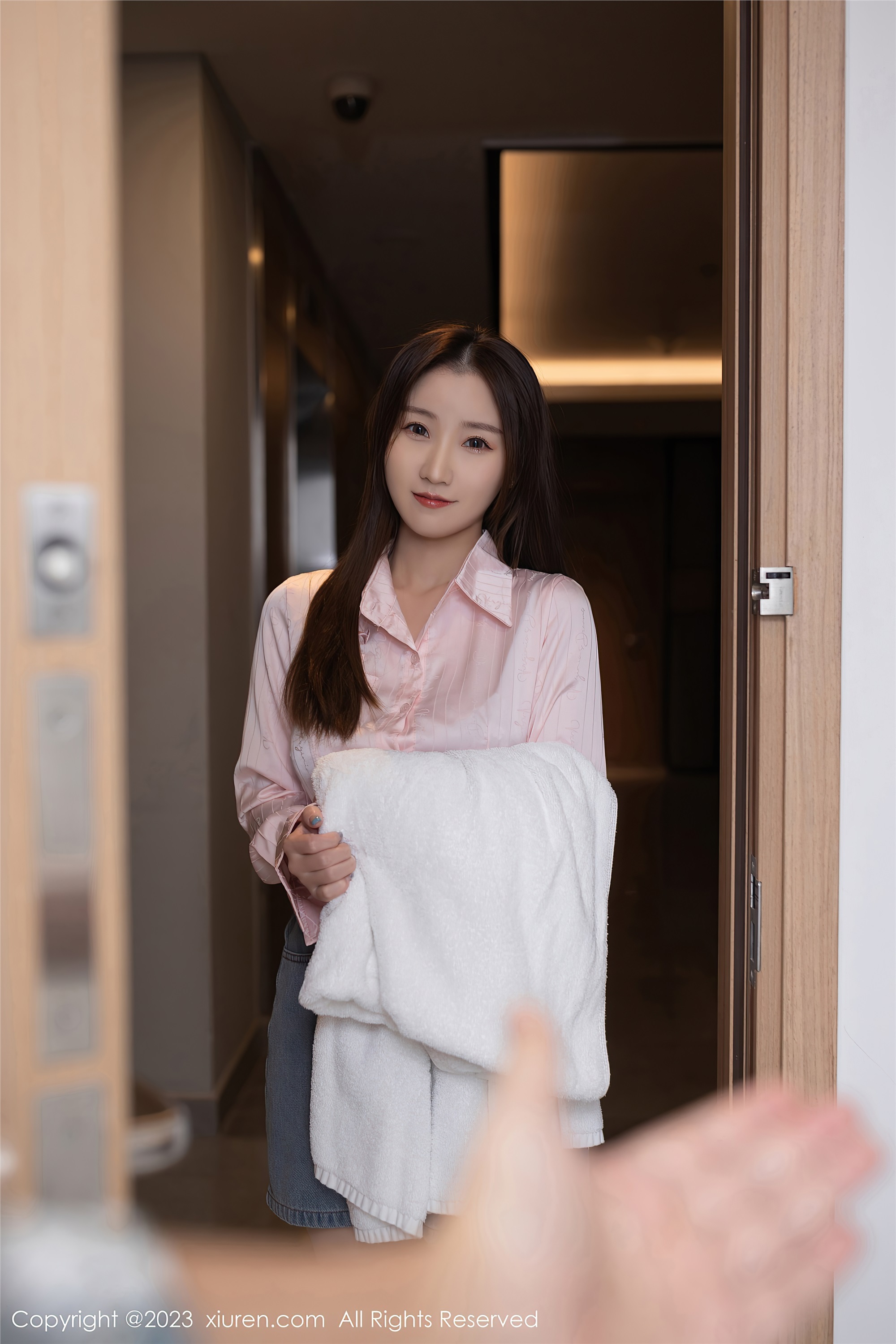 XiuRen秀人网  2023.05.31 NO.6832 杏子Yada